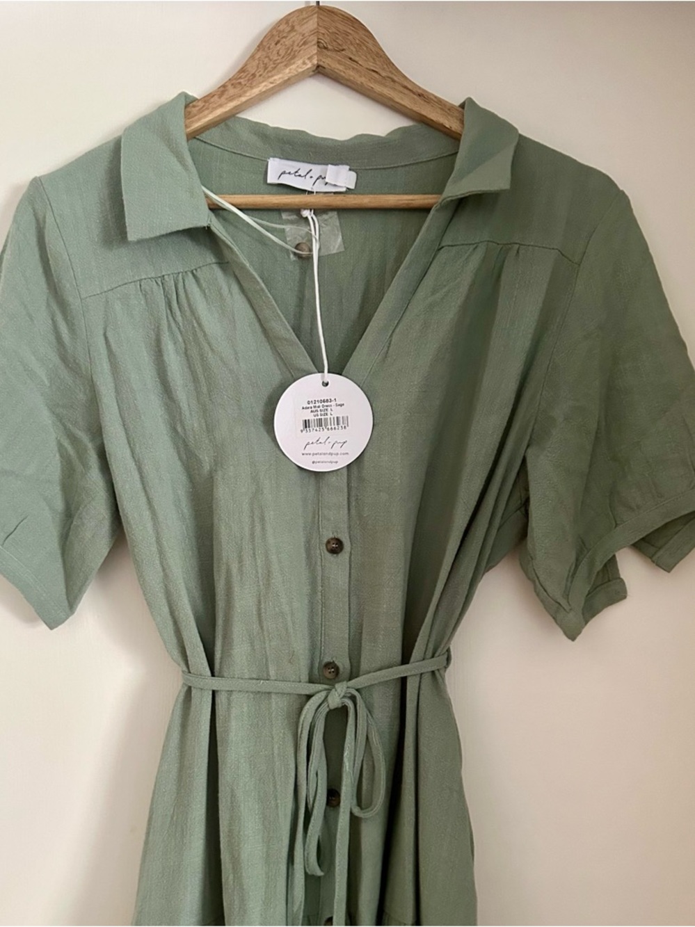 Petal & Pup Adara Midi Dress - Picture 4 of 10